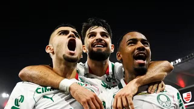 Andreas Pereira, Flaco López e Allan comemoram gol do Palmeiras contra o Flamengo (Foto: André Durão)