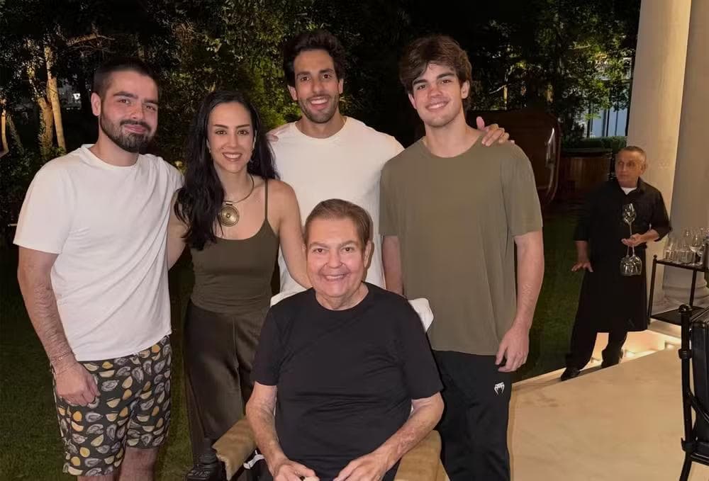 João Silva, Lara Silva, Julinho Casares, Rodrigo Silva e Faustão no aniversário de Lara — Foto: Reprodução/Instagram