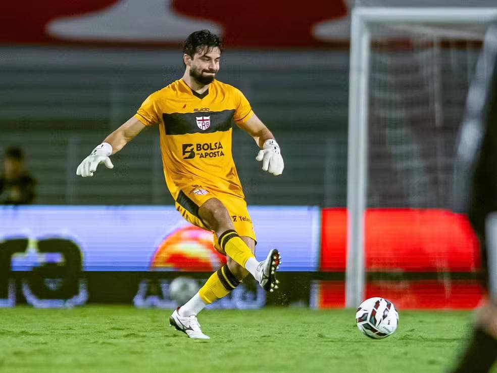 Matheus Albino, goleiro do CRB — Foto: Divulgação/CRB