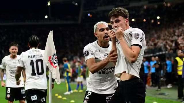 Breno Bidon em Corinthians x Rosario (Foto: Marcos Ribolli)