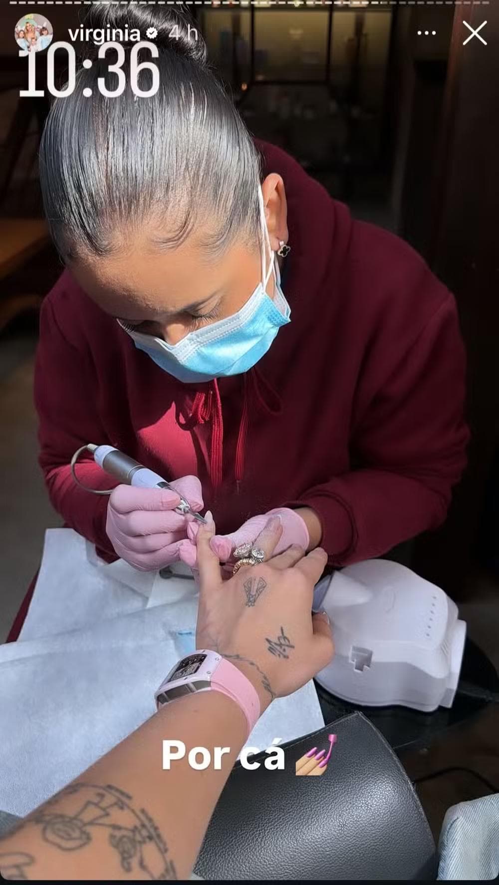 Virginia Fonseca retoca cabelo e unhas antes de embarcar aos EUA — Foto: Reprodução/Instagram