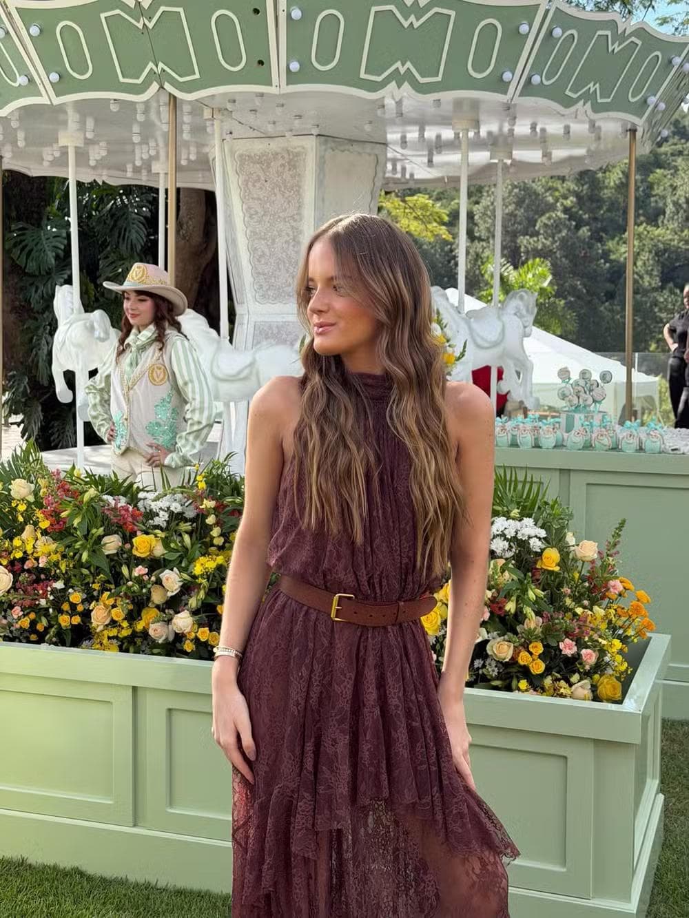 Rafaella Justus com vestido marsala — Foto: Reprodução/ Instagram @rafapinheirojustus
