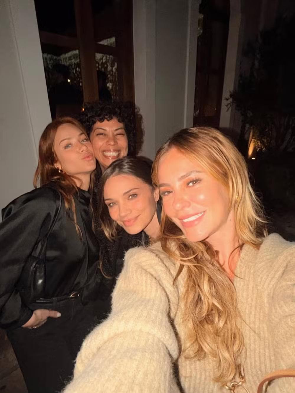 Paolla Oliveira abre álbum de fotos com muito samba, festas e amigos — Foto: Reprodução/Instagram