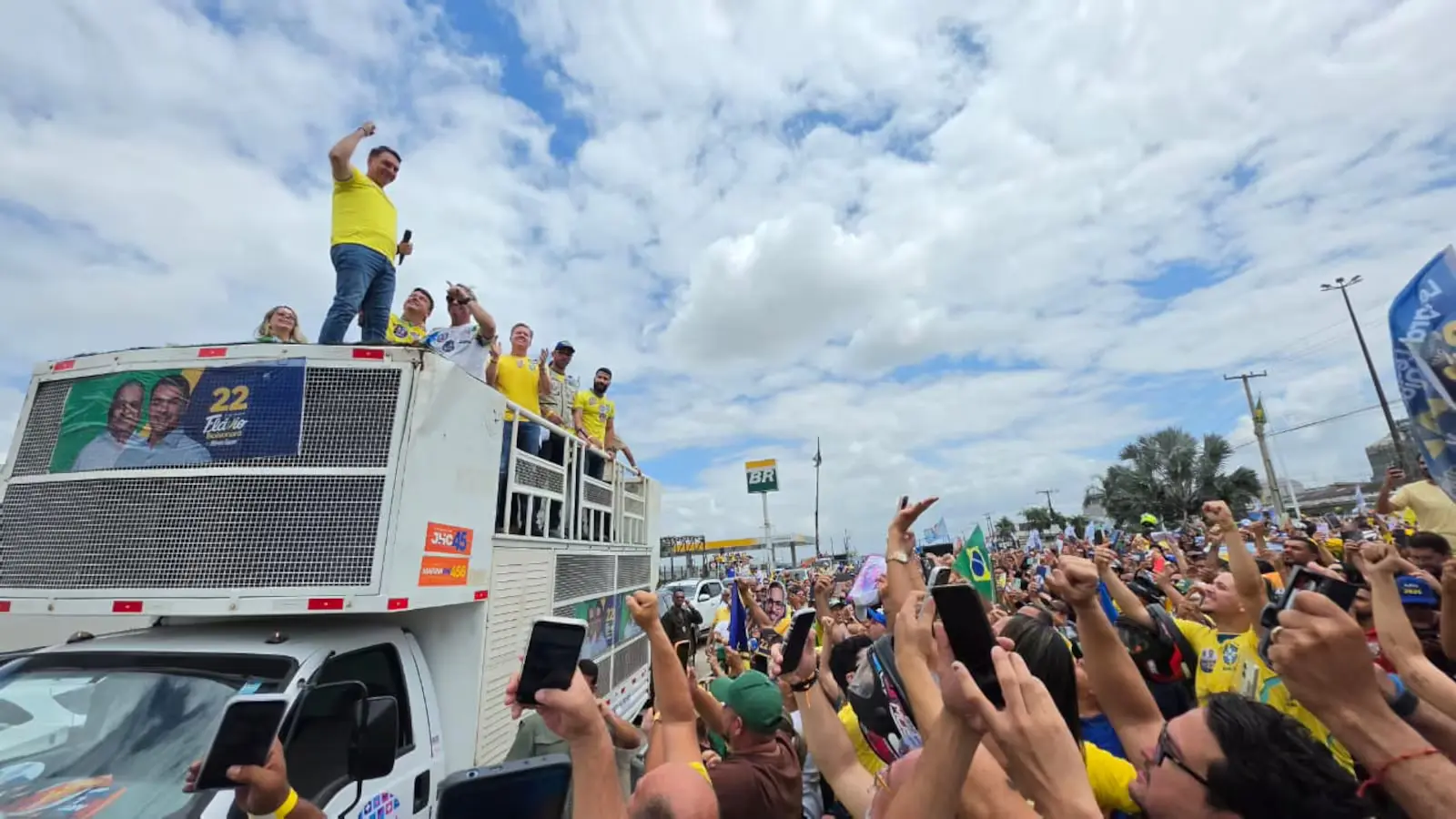 Flávio Bolsonaro em campanha em Maceió (AL) Thiago Nolasco/Record