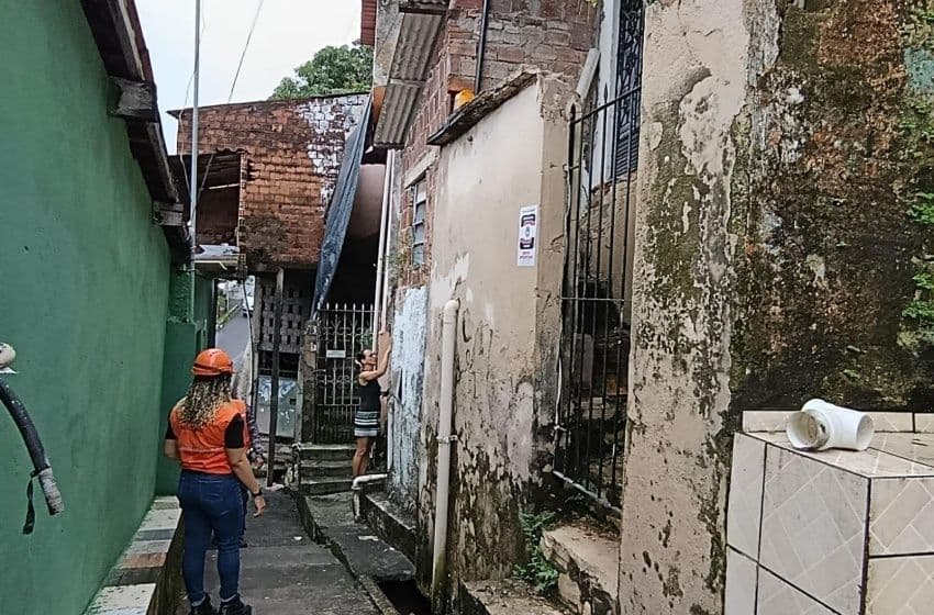 Equipe em atendimento de ocorrência no bairro do Feitosa. Foto: Defesa Civil Maceió