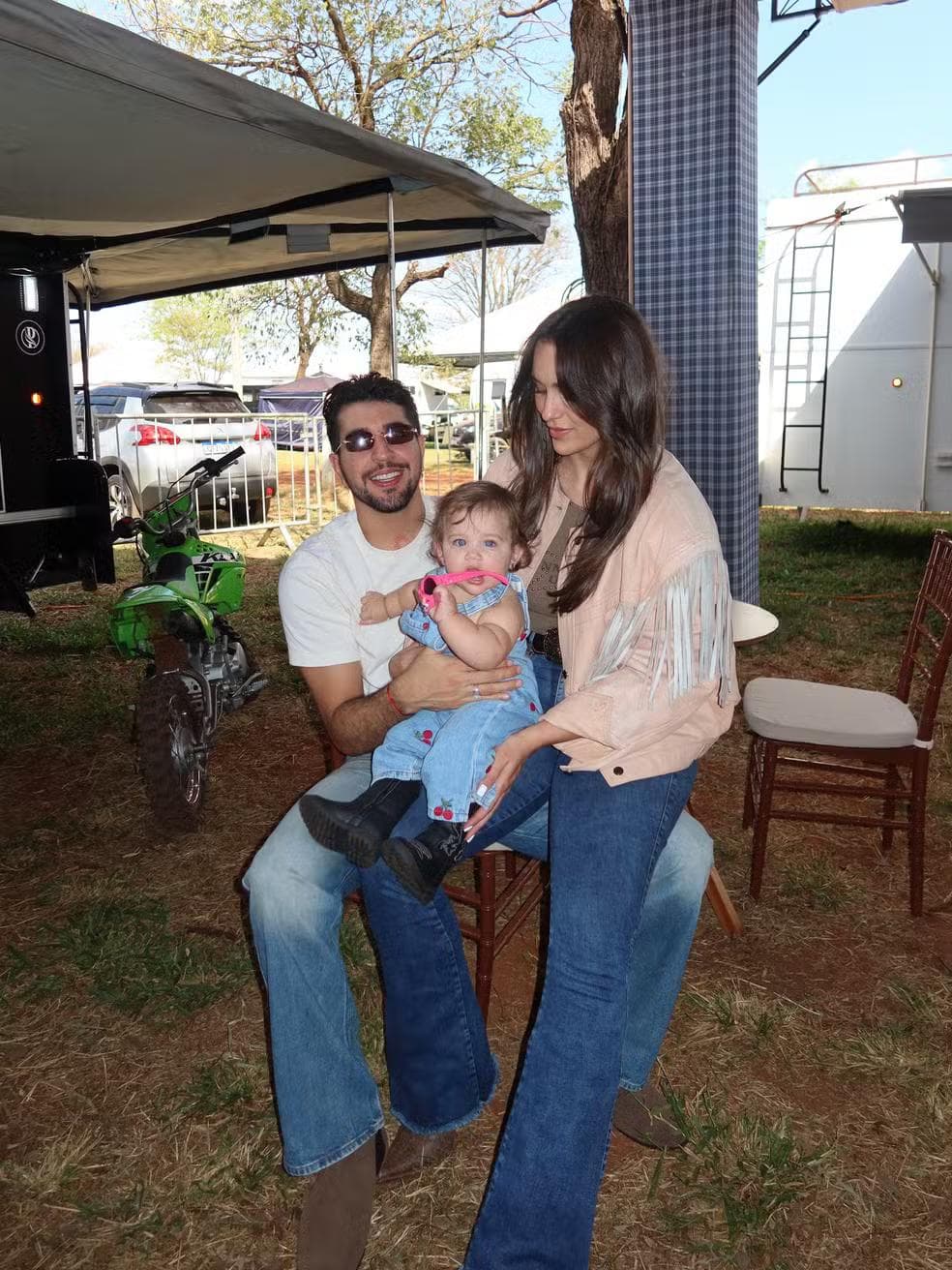 Rafa Kalimann posa com Nattan e Zuza — Foto: Reprodução/Instagram