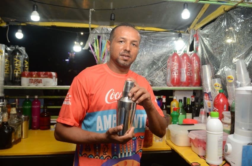 Elias Valdevino trabalha pela terceira vez no São João Massayó. Foto: Beto Macário/ Secom Maceió