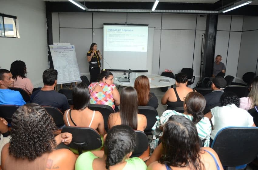 O curso tem como objetivo orientar os participantes sobre segurança, organização, atendimento ao público e cumprimento das normas do evento. Foto: Beto Macário / Secom Maceió