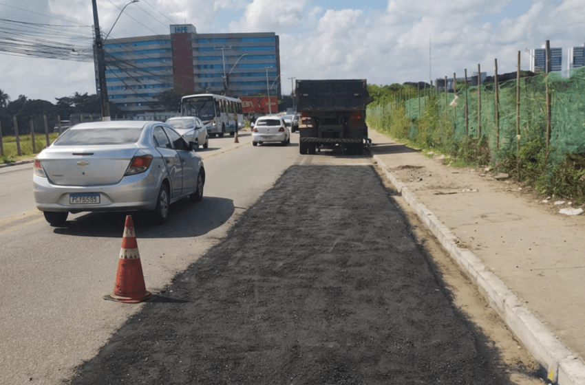 Operação Tapa-Buraco recupera trecho danificado próximo ao Shopping Miramar. Foto: Cortesia