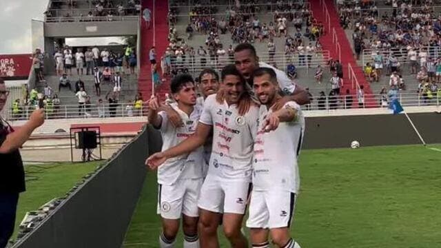 Alex Bruno marca para o ASA contra o CSA