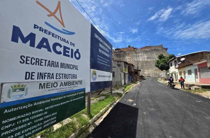 Contenção de encosta próxima às residências garante segurança e conforto aos moradores. Foto: Beto Macário/Secom Maceió