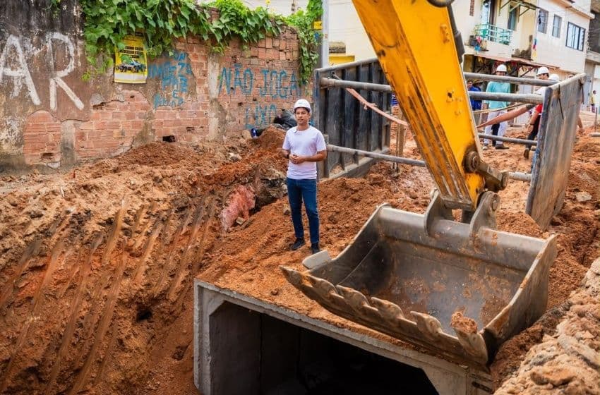 Obra de drenagem está com 70% dos serviços concluídos. Foto: Felipe Sóstenes/ Secom Maceió