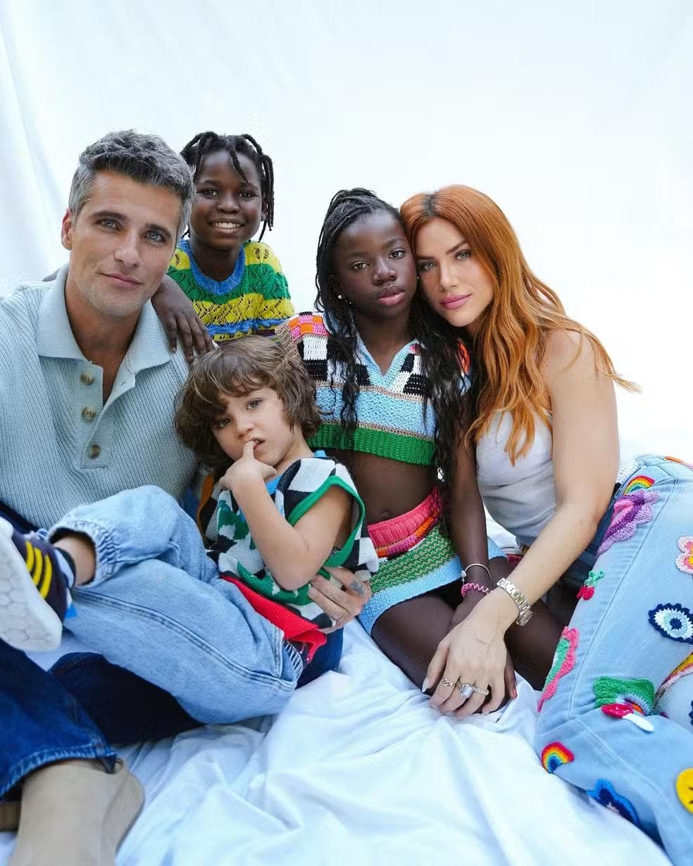 Giovanna Ewbank e Bruno Gagliasso com os filhos, Titi, Bless e Zyan — Foto: Instagram