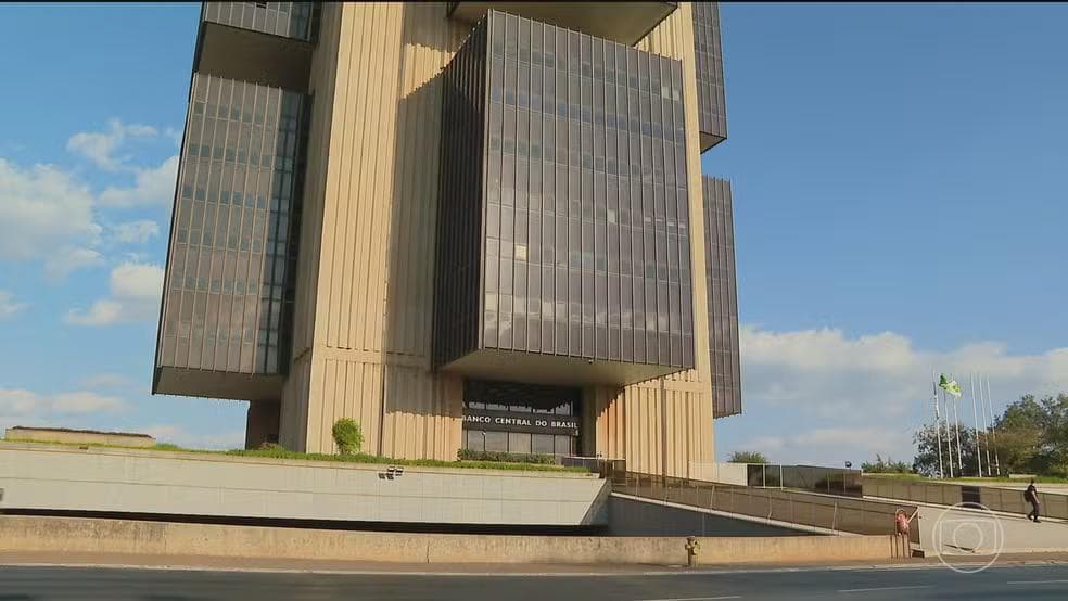 Balanço do Banco Central aponta R$ 10,55 bilhões esquecidos em bancos — Foto: Jornal Nacional/ Reprodução