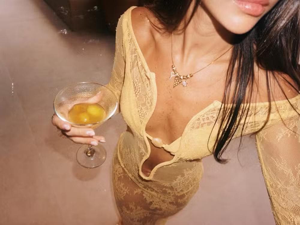 Mel Maia faz selfie — Foto: Reprodução/ Instagram @melissamelmaia