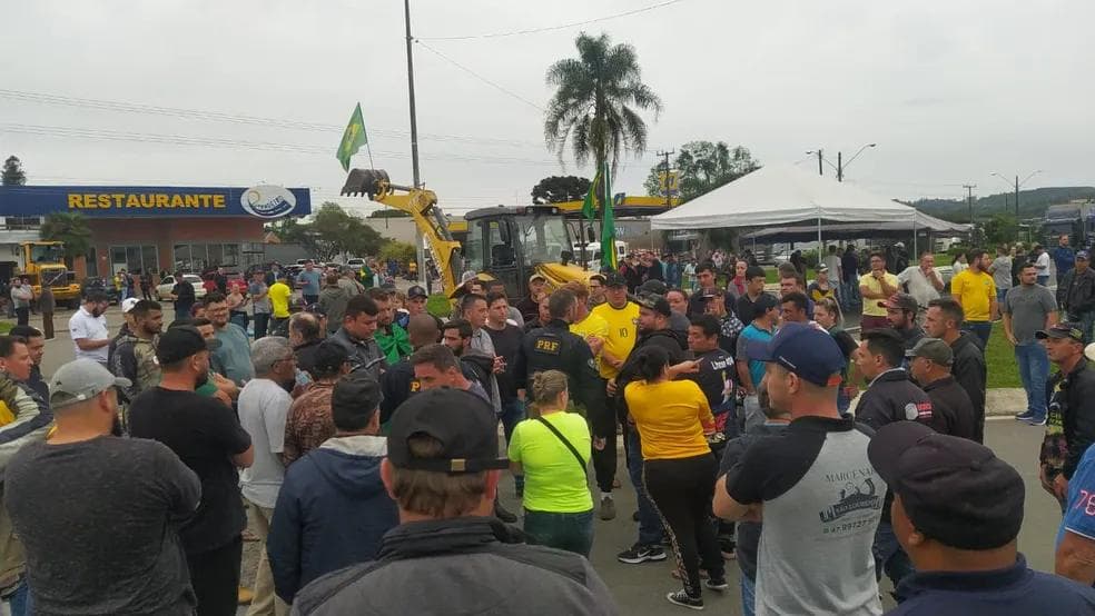 Bloqueio em rodovia de SC em outubro de 2022 — Foto: Polícia Rodoviária Federal/Divulgação