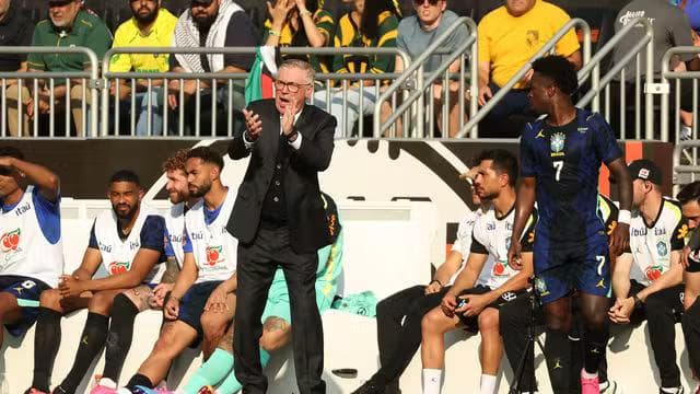 Carlo Ancelotti Vini Jr Vinicius Junior Brasil x Egito Seleção (Foto: Kirk Irwin/Getty Images)