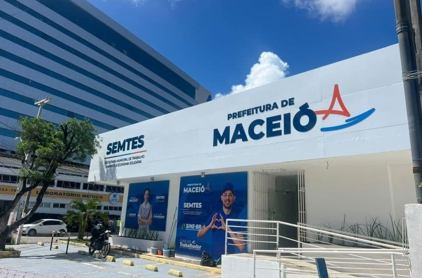 Secretaria do Trabalho, localizada em frente ao Parque Centenário, no bairro do Farol. Foto: Ascom Semtes