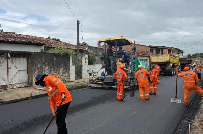 Obras de pavimentação na Rua Florêncio de Abreu, no Village Campestre II. Foto: Julya Beatriz/Ascom Seminfra
