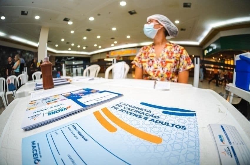 Durante a operação, estruturas que dificultam a circulação de pedestres, como piquetes, cavaletes, placas e outros tipos de barreiras arquitetônicas. Foto: Ascom Semsc