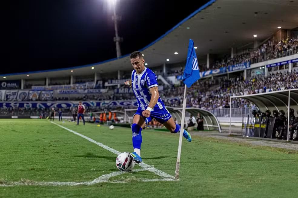Ronaldo Mendes, meia do CSA, deve jogar no próximo domingo — Foto: Allan Max/ASCOM CSA