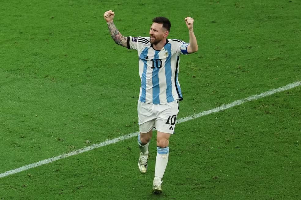 Lionel Messi comemora gol na final da Copa do Mundo do Catar 2022 Argentina x França — Foto: (Photo by Liu Lu/VCG via Getty Images)