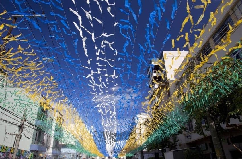 Em algumas localidades, adornos dificultam passagem dos caminhões de coleta. Foto: Internet