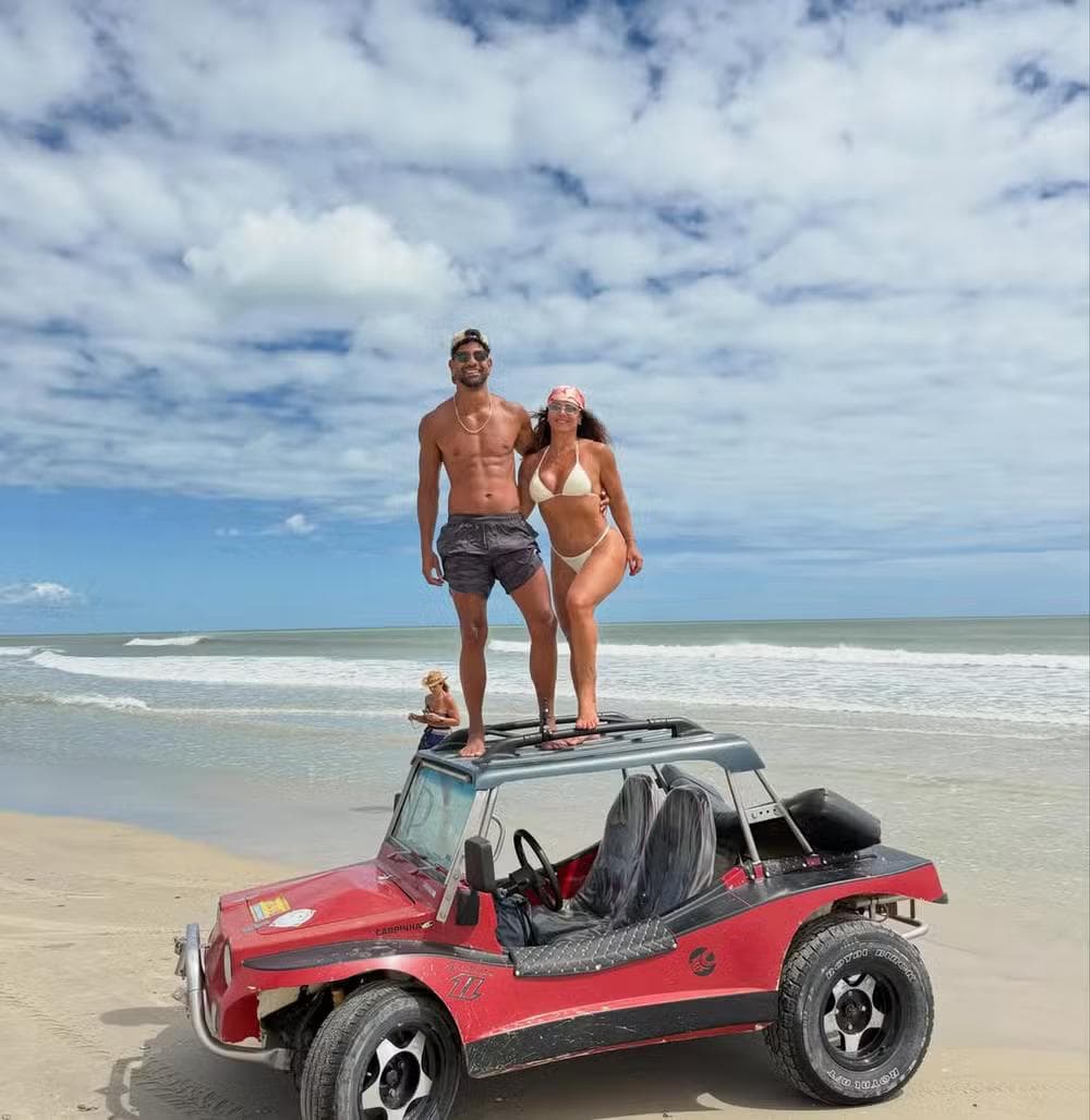 Guilherme Militão e Viviane Araujo renovam bronzeado — Foto: Reprodução/ Instagram @araujovivianne