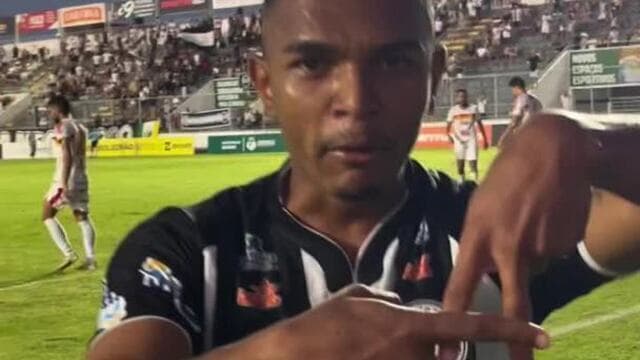Lateral Arthuzinho marca para o ASA contra o Juazeirense