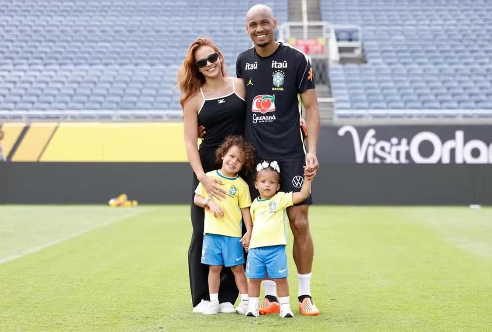 Rebeca Tavares, casada com Fabinho, cresceu na Espanha e é ex-jogadora de futebol profissional — Foto: Reprodução