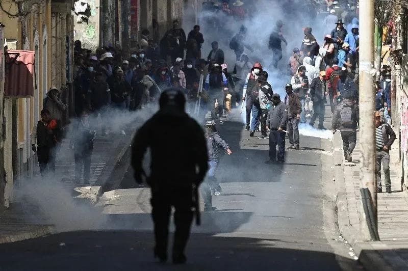 Protesto em La Paz, na Bolívia • 18 de maio de 2026 REUTERS/Claudia Morales