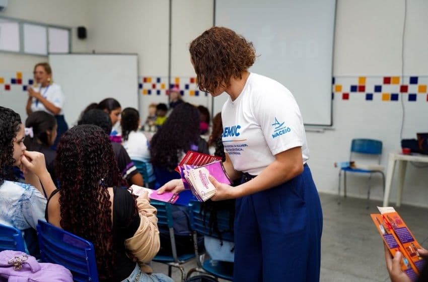 Iniciativa visa orientar e combater os diferentes tipos de violência contra a mulher. Foto: Mel Cleto/ Ascom Semed
