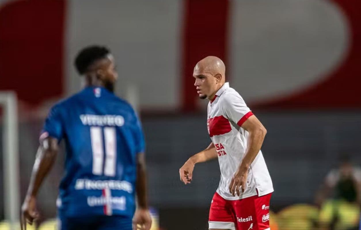 Crystopher, meio-campista do CRB, deve jogar no Recife — Foto: Francisco Cedrim/ASCOM CRB