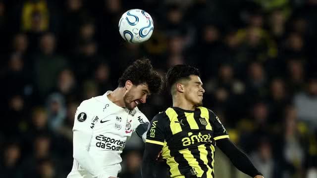 Peñarol x Corinthians - Libertadores (Foto: REUTERS/Andres Cuenca)