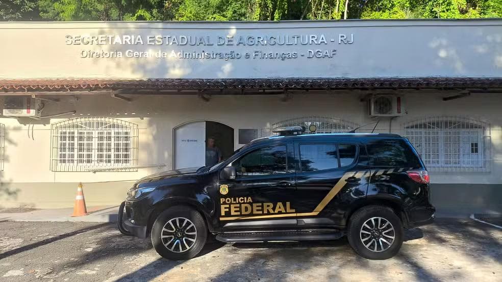 PF cumpre mandados de busca e apreensão no Rio na manhã desta terça-feira (12) — Foto: Reprodução
