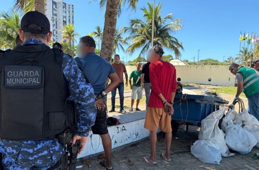 Após a constatação dos indícios do crime de receptação qualificada, os suspeitos foram encaminhados à Central de Flagrantes. Foto: Ascom Semsc