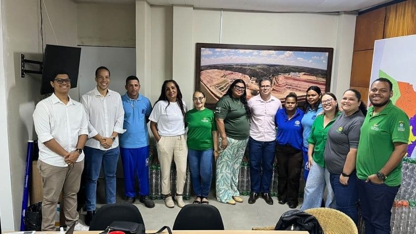 Reunião com representante da Alurb e cooperativas de recicláveis. Fotos: Ascom Alurb