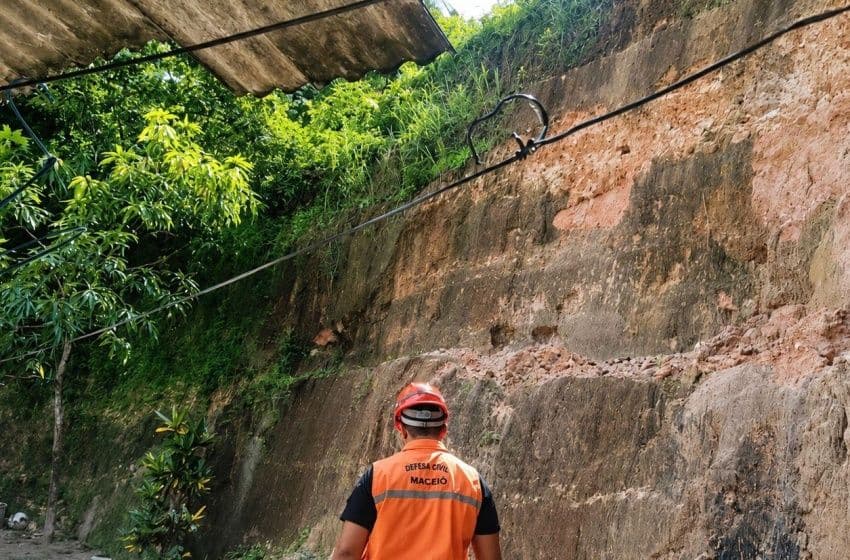 Órgão possui equipes disponíveis para a população 24h por dia. Foto: Defesa Civil Maceió