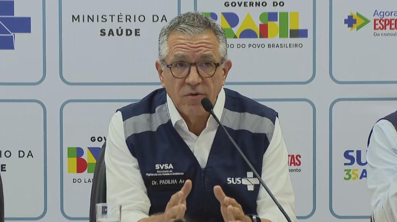 O anúncio de suspensão da vacina foi feito pelo ministro da Saúde, Alexandre Padilha, durante coletiva de imprensa