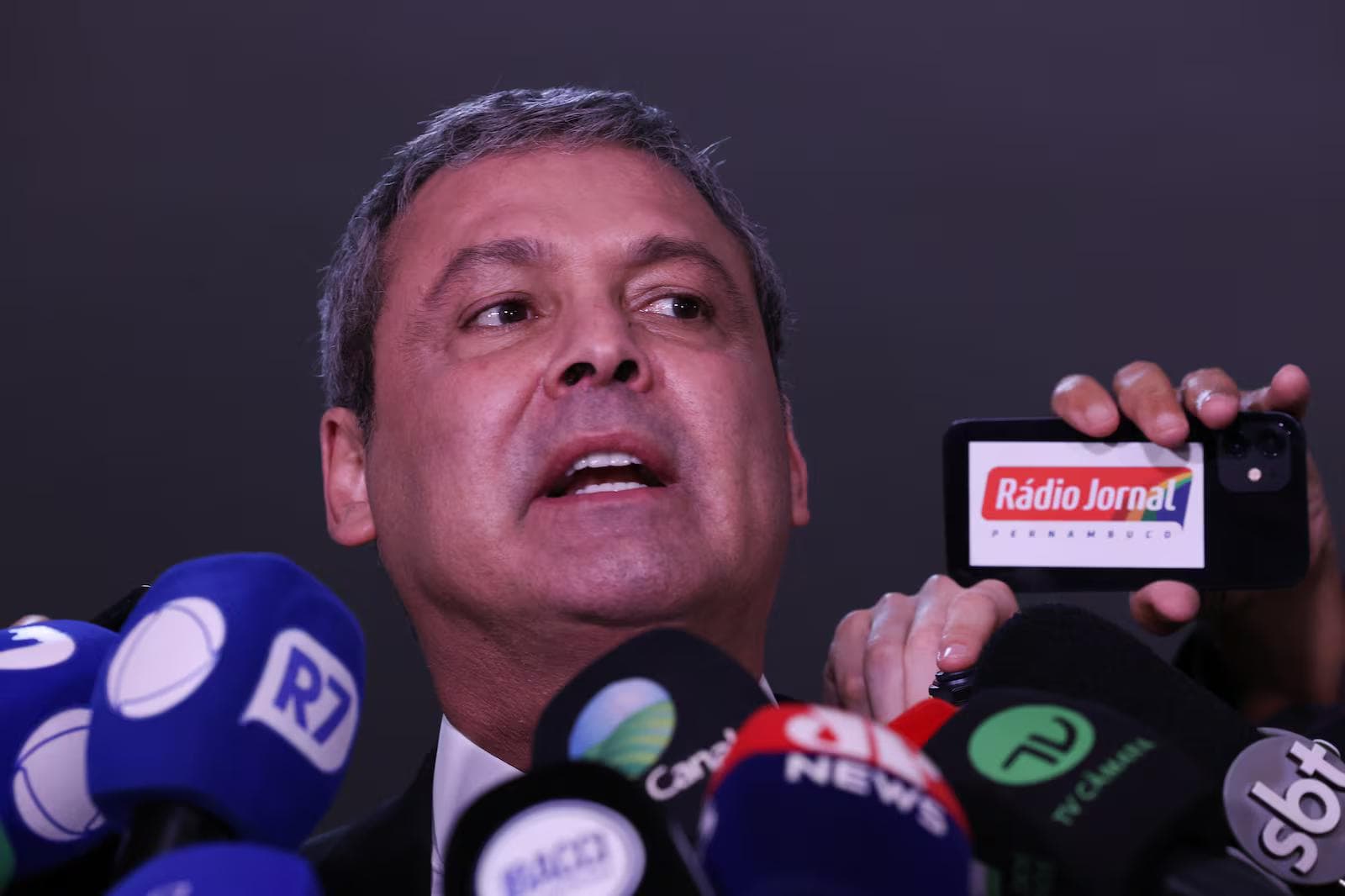 Lindbergh quer Flávio e Jair Bolsonaro no INQ 4995 por suspeita ligada à atuação de Eduardo - Foto: Lula Marques/Agência Brasil
