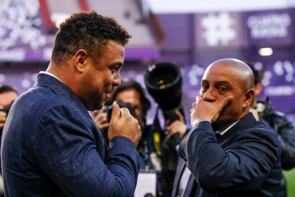 Ronaldo e Roberto Carlos vão participar da SAF da Inter de Limeira — Foto: Getty Images