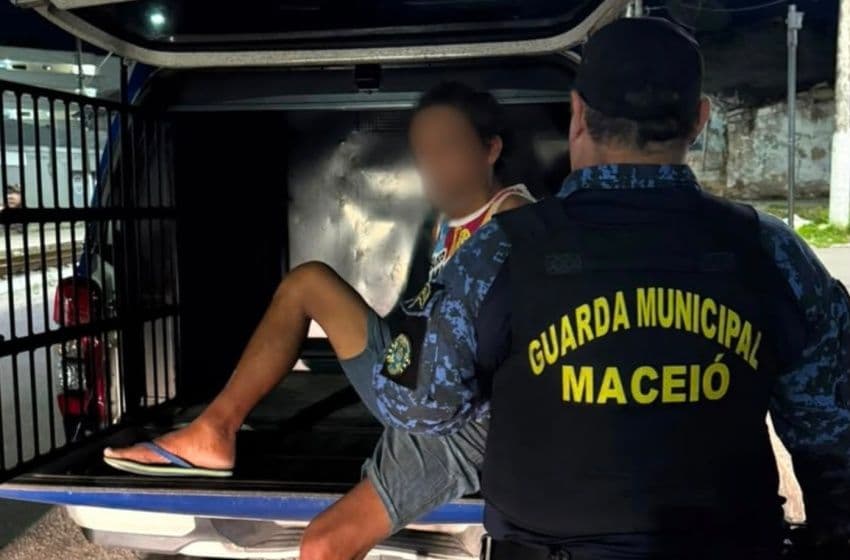 O indivíduo foi localizado nas proximidades da loja Americanas, na Praia da Avenida, e foi preso em flagrante. Foto: Ascom Semsc
