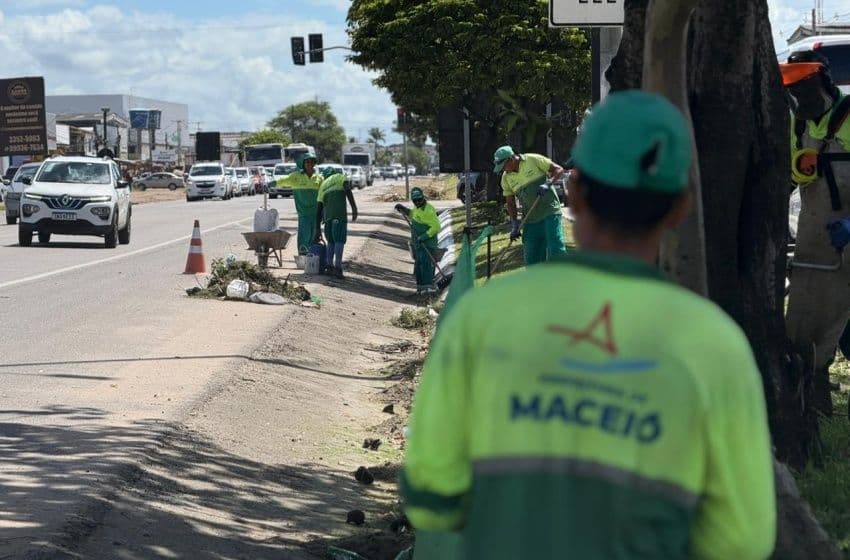 Mutirão de limpeza na Avenida Lourival Melo Mota. Foto: Walisson Vieira/ Ascom Alurb