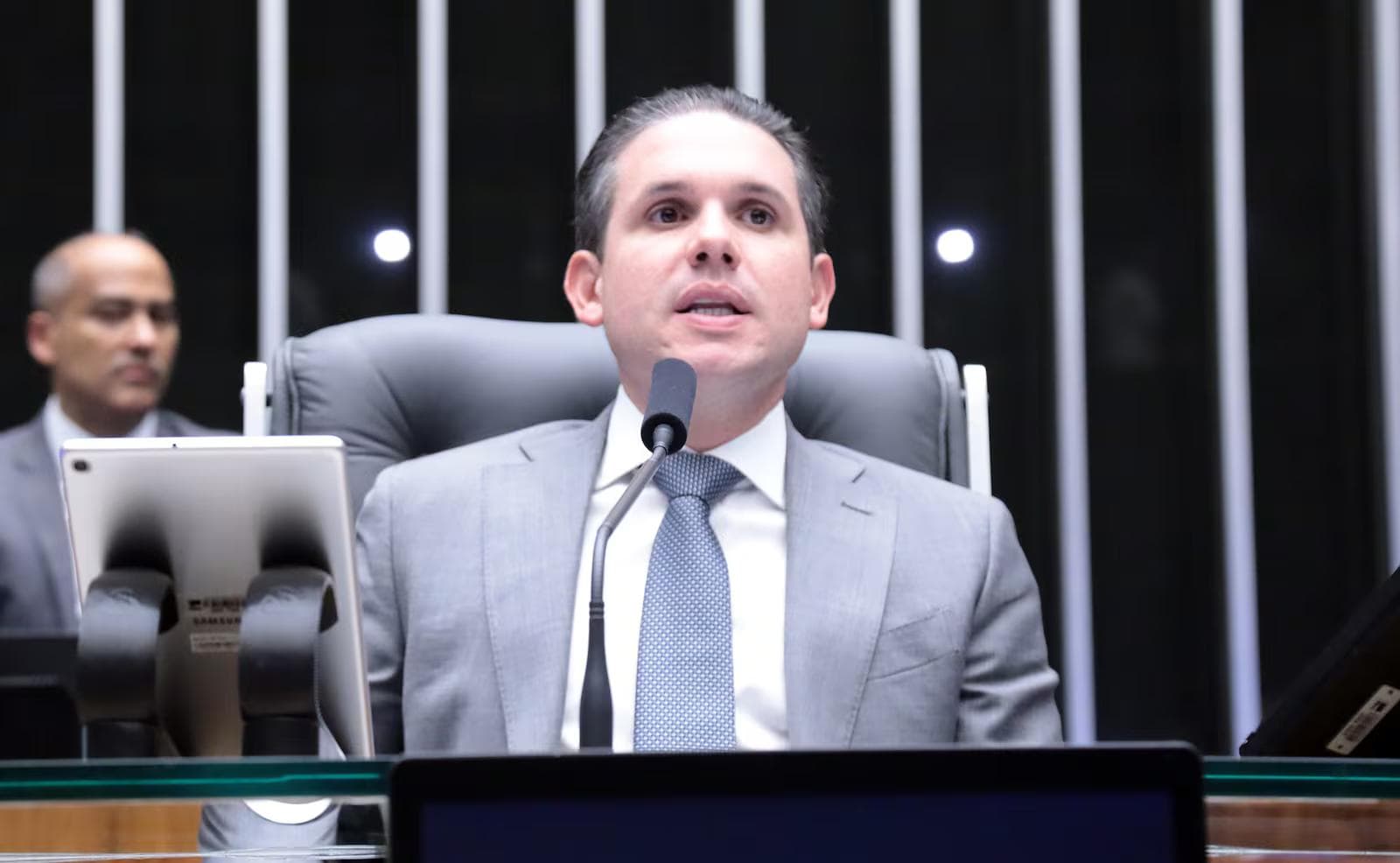 Hugo Motta tem buscado a retirada da urgência do projeto que acaba com a escala 6x1 - Foto: Thiago Cristino/Câmara dos Deputados