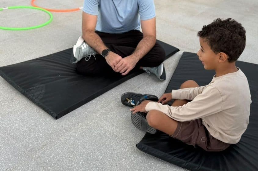 Cada atendimento é construído com escuta e acolhimento. Na Casa do Autista, o cuidado vai além da terapia: envolve orientar, apoiar e fortalecer toda a família