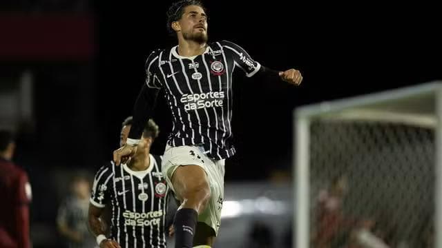 Pedro Raul comemora gol do Corinthians contra o Bragantino (Foto: Joisel Amaral/AGIF)