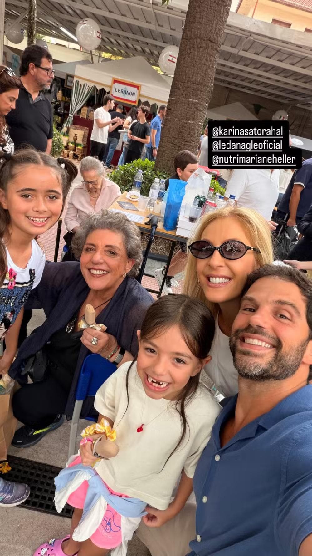 Duda Nagle e Mariane Heller com Zoe, Leda Nagle e Manuela (filha de Karina Sato) — Foto: Reprodução/Instagram