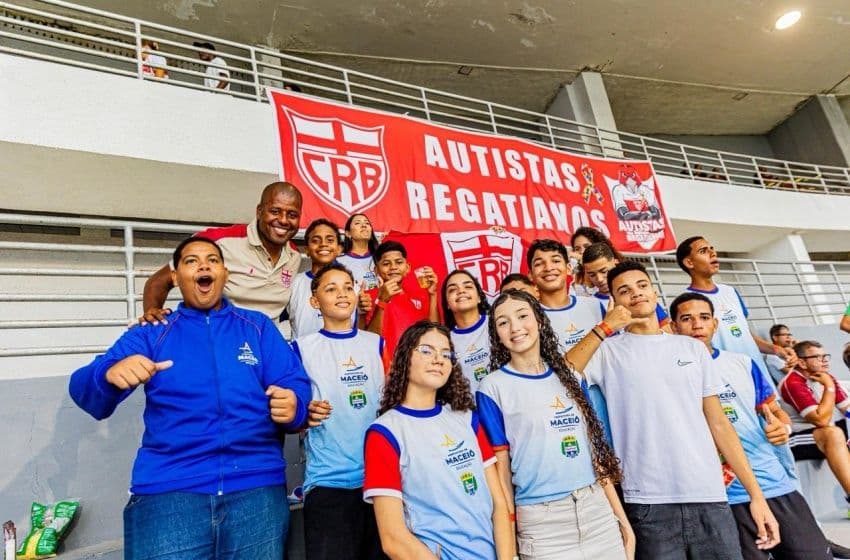 Além de assistirem ao jogo, estudantes tiveram a oportunidade de conhecer de perto o ambiente esportivo. Foto: Carol Cordeiro/ Ascom Semed