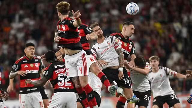 Flamengo x Estudiantes (Foto: André Durão)