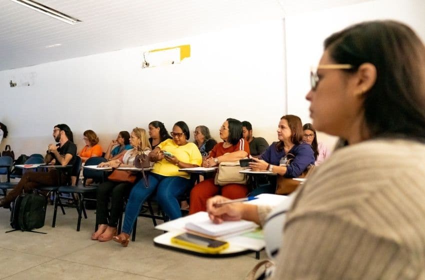 A atividade reuniu profissionais da educação interessados em compreender melhor os caminhos para garantir uma inclusão efetiva de estudantes autistas. Foto: Caio Barbosa